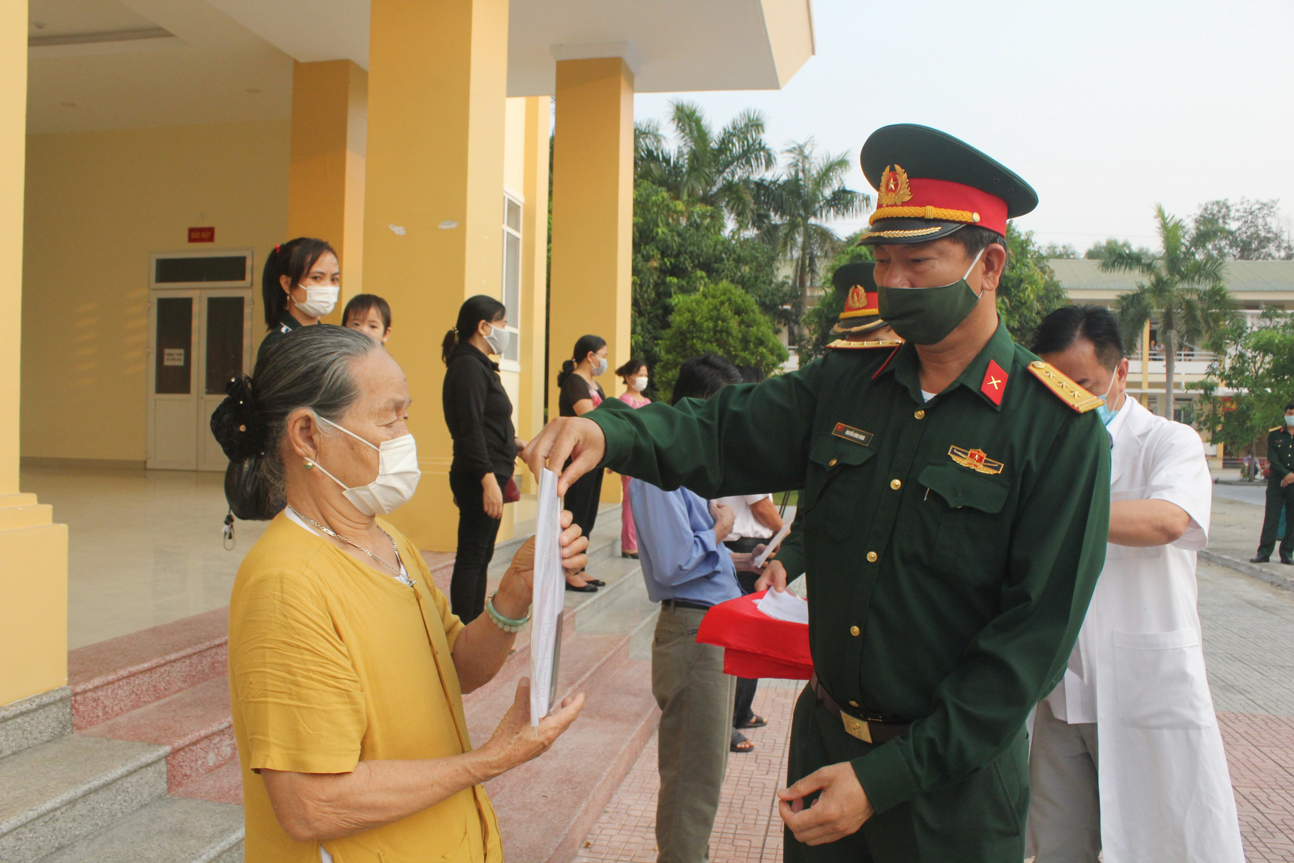 Nhiều công dân hoàn thành thời gian cách ly tập trung trở về gia đình